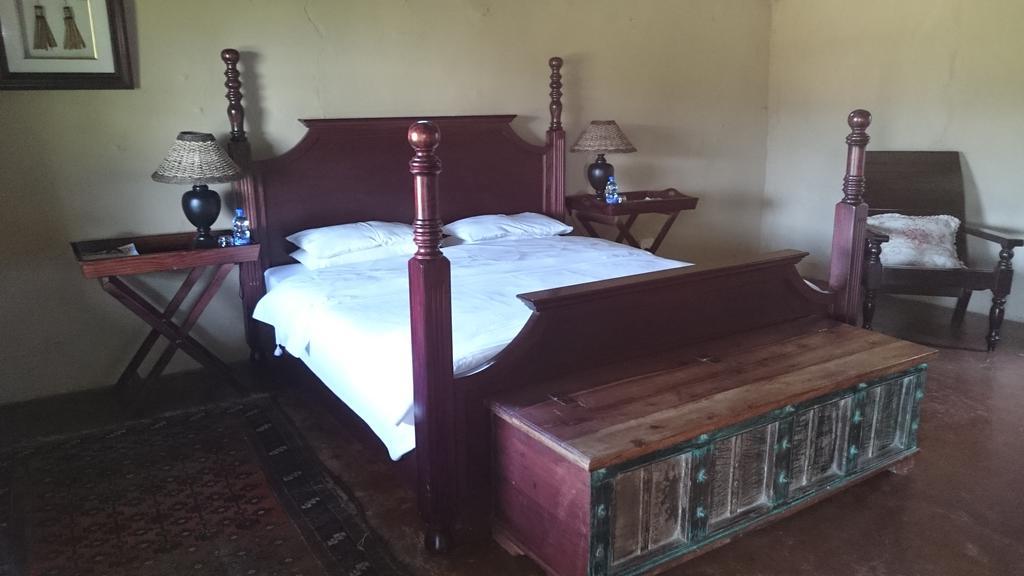 Plettenberg Bay Game Reserve: The Baroness Safari Lodge Exterior photo