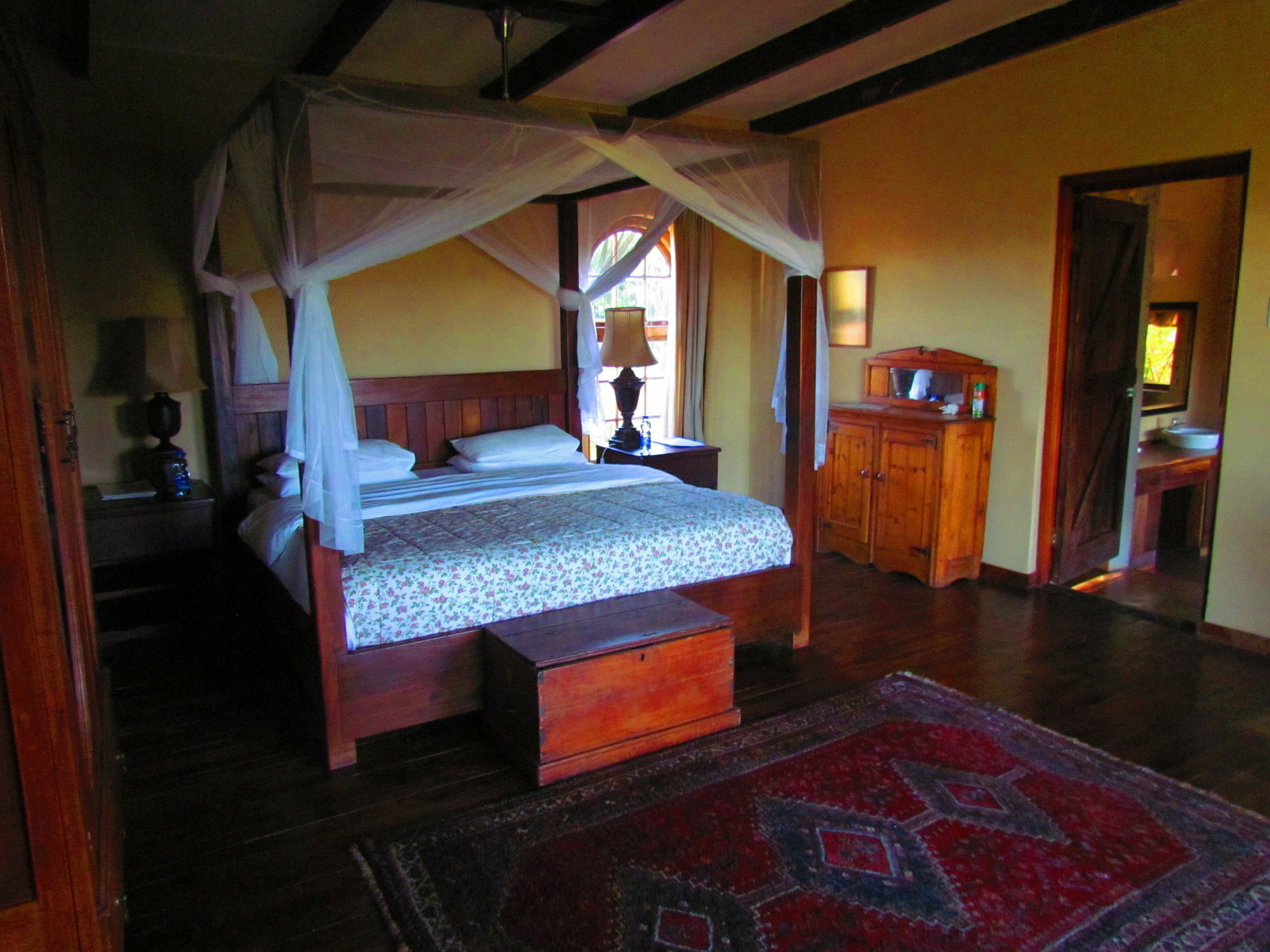 Plettenberg Bay Game Reserve: The Baroness Safari Lodge Exterior photo